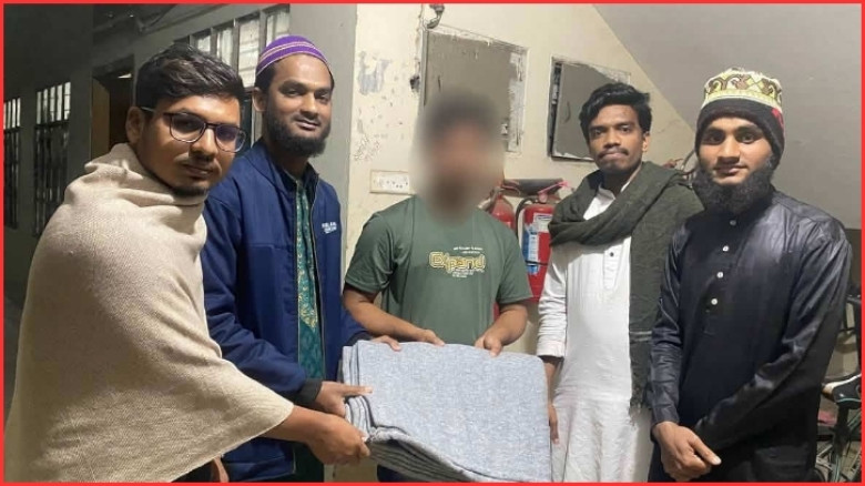 কুবিতে লাইলাতুল মিরাজ উপলক্ষে গাউসিয়া কমিটির দাওয়াতুল খায়ের ও শীতবস্ত্র বিতরণ