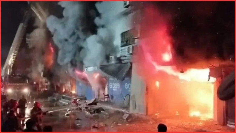 করাচির শপিংমলে আগুনে নিহত ৫, আহত ২০