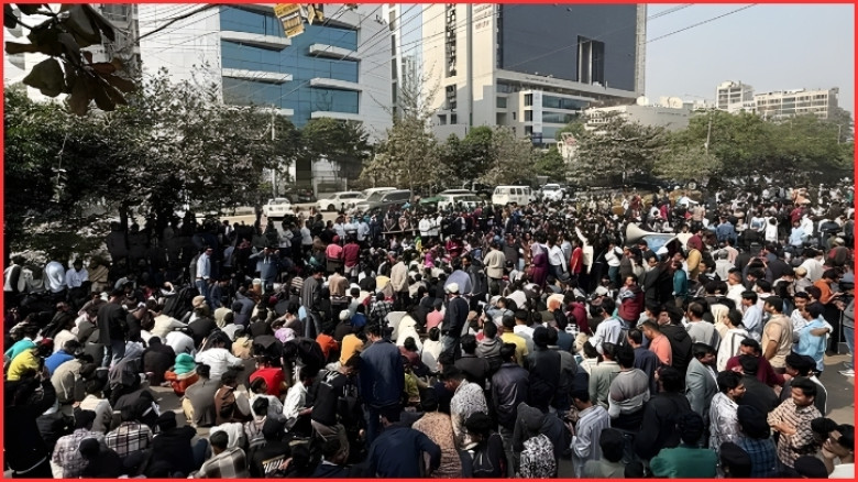 দাবি না মানলে সারারাত ইসি ভবন অবরুদ্ধ রাখার হুঁশিয়ারি ছাত্রদলের