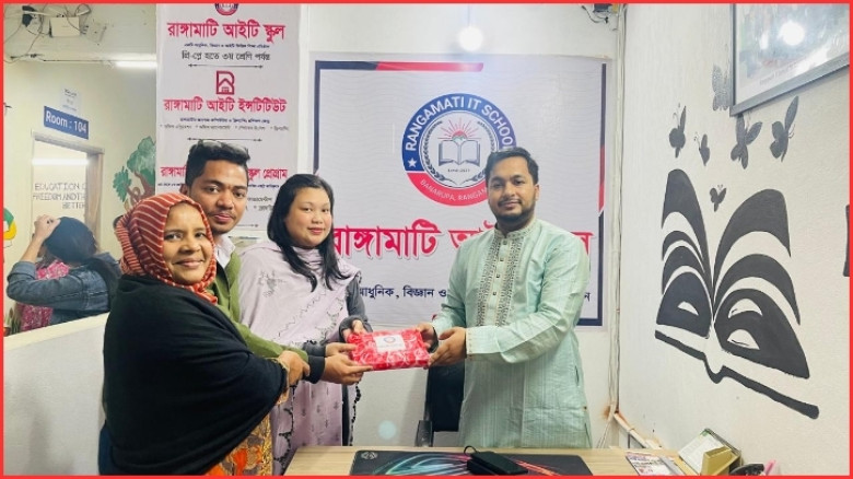 রাঙামাটি আইটি স্কুল পরিদর্শনে হাবীব আজম