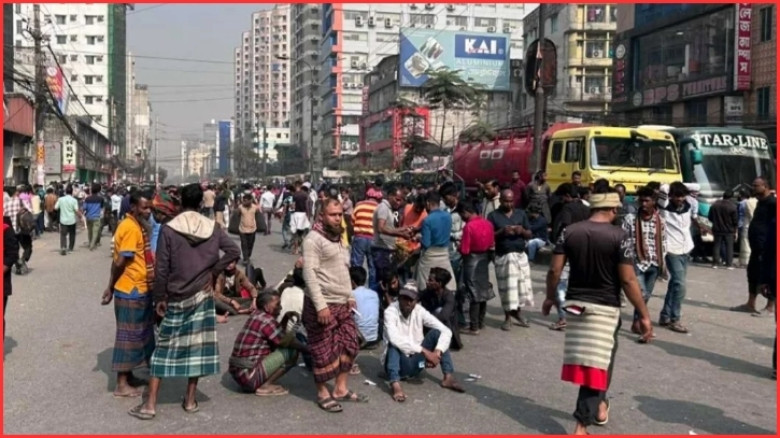 ব্যাটারিচালিত রিকশা চলাচলের দাবিতে বাড্ডায় সড়ক অবরোধ, রাজধানীতে তীব্র যানজট