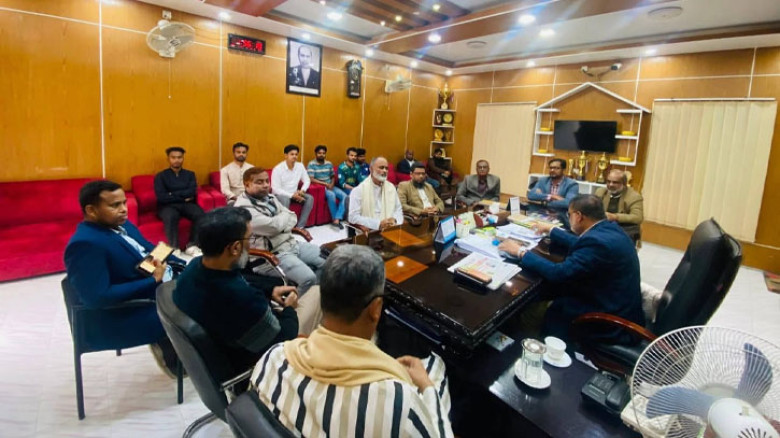 প্রশাসনের হস্তক্ষেপে সমাধান ভাইরাল ঘটনা