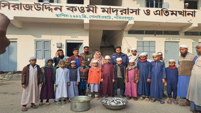 গোসাইরহাটে জাটকা বিক্রির অপরাধে ব্যবসায়ীকে জরিমানা