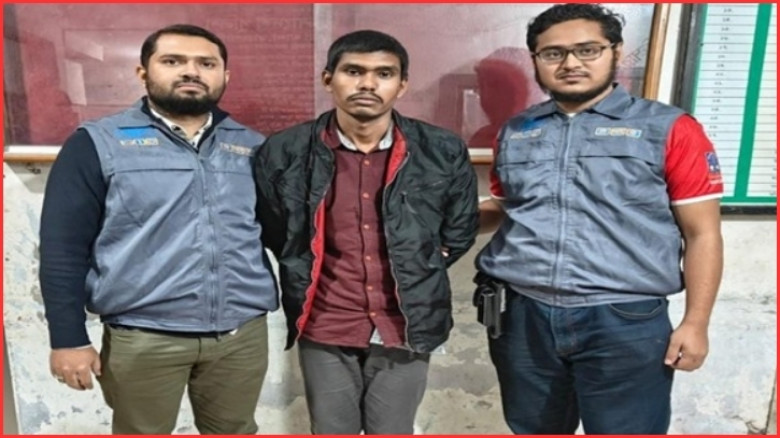 স্বরাষ্ট্র উপদেষ্টার পরিচয়ে ডিসিকে হোয়াটসঅ্যাপ বার্তা: প্রতারণার অভিযোগে গ্রেফতার ১
