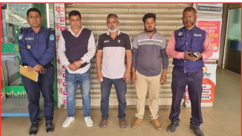 হেমায়েতপুর কাঁচা বাজারে জুয়া ও চাঁদাবাজিতে জড়িত ৩ জন আটক