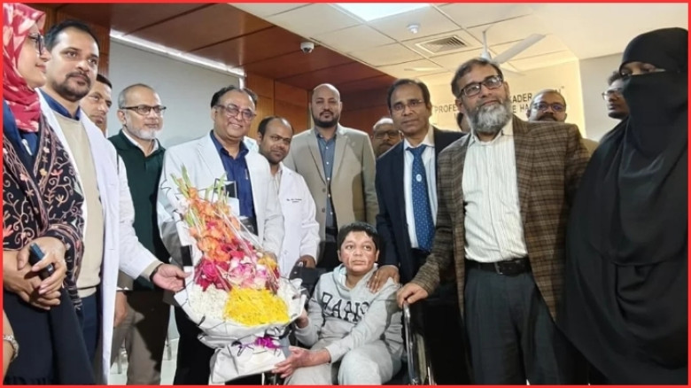 ৩৬ বার অপারেশন, ছয় মাস পর অবশেষে ঘরে ফিরলো উত্তরায় বিমান বিধ্বস্তের আহত আবিদ