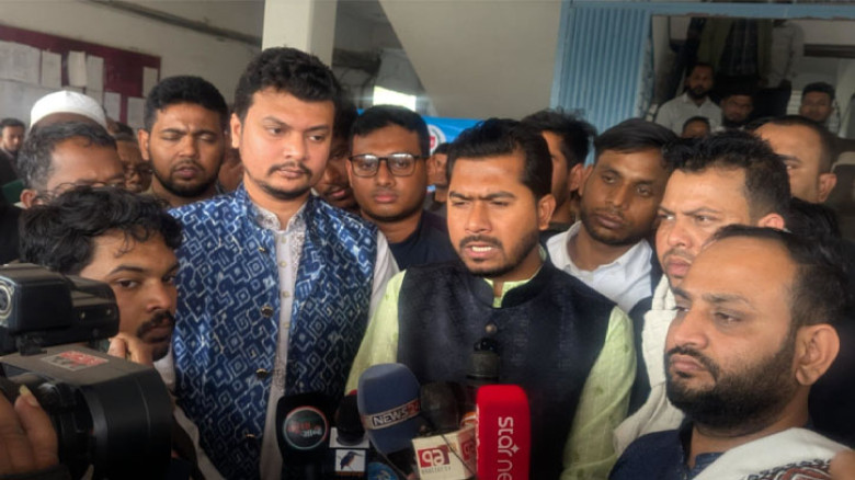ঝুঁকিতে থাকা প্রার্থীদের জন্য বৈধ অস্ত্র বহালের দাবি নুরের