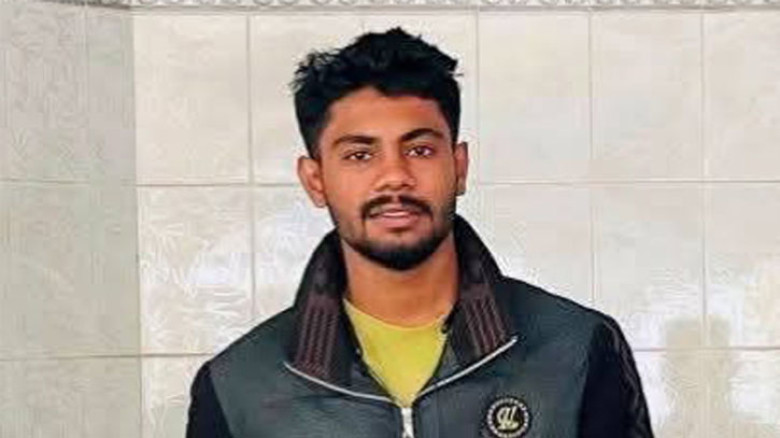 পুলিশ কনস্টেবল কুপিয়ে জখম, স্বেচ্ছাসেবক দলের আহ্বায়কের ছেলে গ্রেফতার