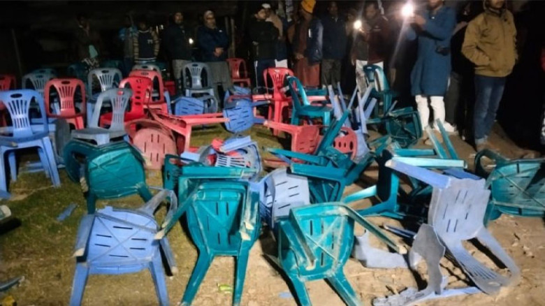 বিএনপি অফিসের আলোকসজ্জার ছবি তোলায় জামায়াতের নির্বাচনী সভায় হামলা, ভাঙচুর