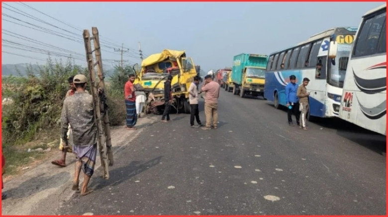 ভাঙ্গায় বাস-ট্রাকের মুখোমুখি সংঘর্ষে নিহত ২, আহত ১০