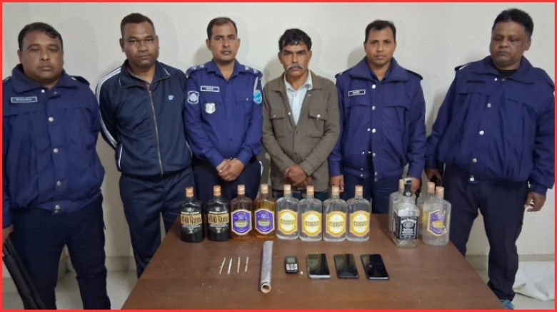 যৌথ বাহিনীর অভিযানে দেশি-বিদেশি মদসহ মাদক ব্যবসায়ী গ্রেফতার