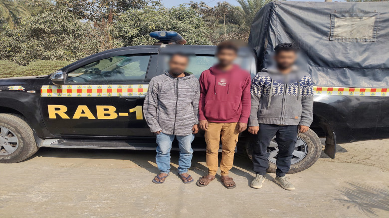 গাজীপুরে র‍্যাবের অভিযানে জাল টাকার কারখানা জব্দ, গ্রেফতার ৩