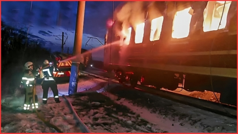 ইউক্রেনে যাত্রীবাহী ট্রেনে রুশ ড্রোন হামলা, নিহত ১২