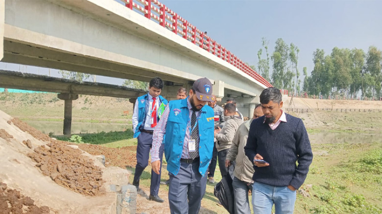 চিলমারীতে সেতু নির্মাণে অনিয়মের অভিযোগ: দুদকের অভিযান