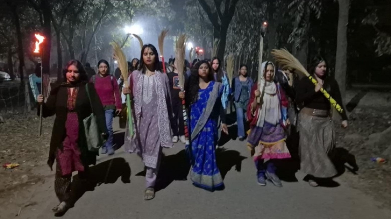 জামায়াত আমিরের বক্তব্যের প্রতিবাদ জাবি শিক্ষার্থীদের