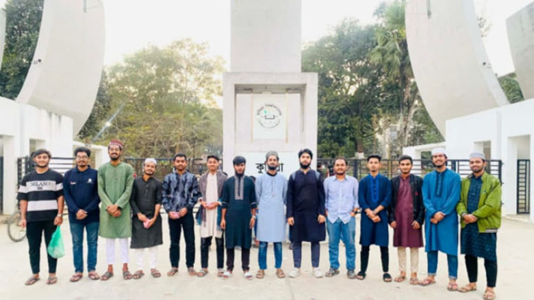 পবিত্র শবে বরাত উপলক্ষে কুবিতে গাউছিয়া কমিটির মিলাদ ও হালুয়া-রুটি বিতরণ
