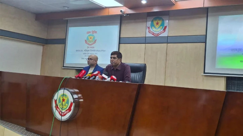 জামায়াত আমিরের এক্স অ্যাকাউন্ট হ্যাক: ২৩ ঘণ্টা পর বঙ্গভবনের কর্মকর্তাকে আটকের কথা জানাল ডিবি