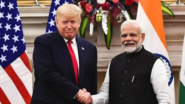 মোদিকে ‘বন্ধুত্বের উপহার’ ট্রাম্পের, ভারতীয় পণ্যে অতিরিক্ত ২৫% শুল্ক প্রত্যাহার