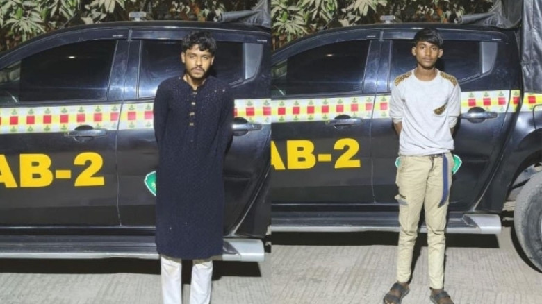 মোহাম্মদপুরে কিশোরকে কুপিয়ে হত্যাচেষ্টা, গ্রেপ্তার ২