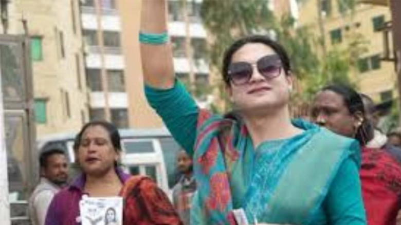 নির্বাচন থেকে নিজেকে প্রত্যাহার করলেন তৃতীয় লিঙ্গের প্রার্থী রানী