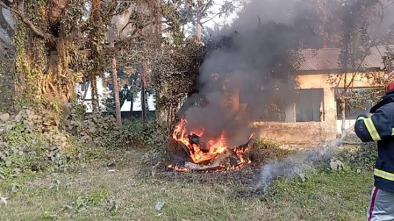 বাগেরহাটে স্বতন্ত্র প্রার্থীর অফিসে আগুন