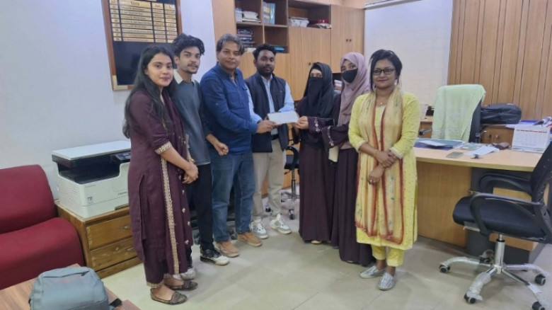ক্যান্সার আক্রান্ত শিক্ষার্থী ও কর্মচারীর স্ত্রীর চিকিৎসায় কুবি এলামনাই ইউকের আর্থিক সহায়তা