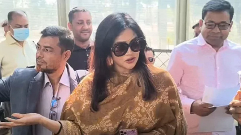 নৌকার মনোনয়ন কেনা নায়িকা এবার ভোট চাইছেন ধানের শীষের
