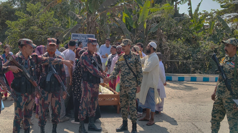জাতীয় নির্বাচনের আগের দিন দুই দেশের সীমান্তরক্ষী বাহিনীর মধ্যো পতাকা বৈঠক