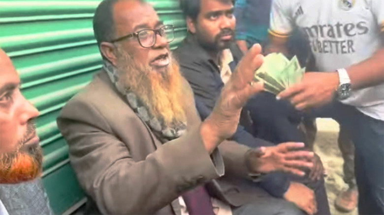 জামালপুরে স্বতন্ত্র প্রার্থীর পক্ষে টাকা বিতরণকালে আটক ৩