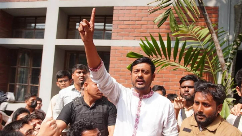 ভোট ডাকাতদের গণধোলাই দেব: নাসীরুদ্দীন পাটওয়ারী