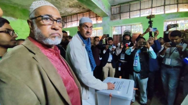 ভোটপ্রদানের পর যা বললেন এ্যানি