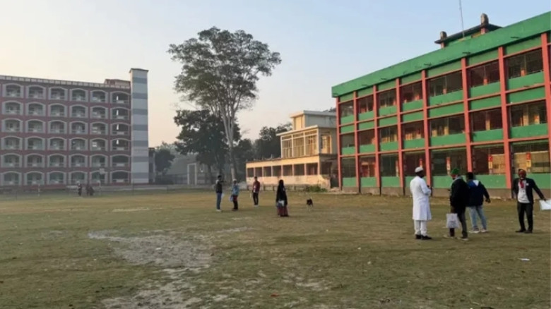 গোপালগঞ্জে ভোটকেন্দ্রে নেই ভোটার
