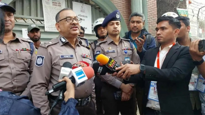 রাজধানীতে উৎসবমুখর ও শান্তিপূর্ণ পরিবেশে ভোটগ্রহণ চলছে: ডিএমপি কমিশনার