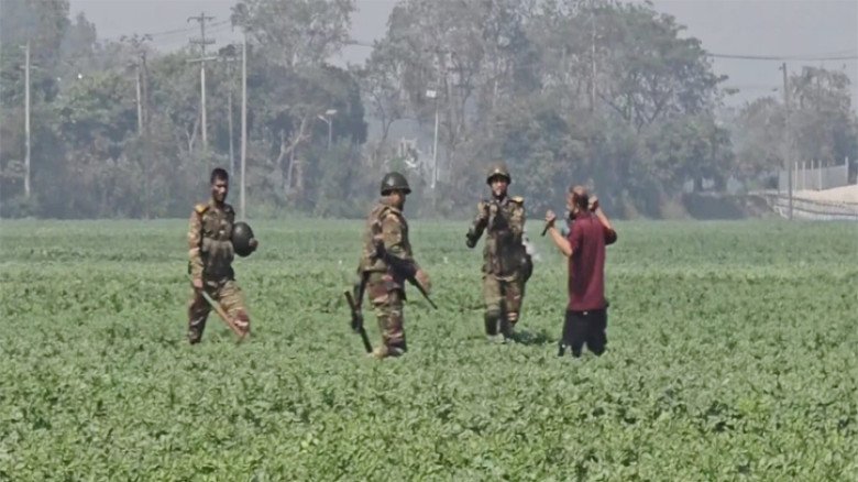 মুন্সীগঞ্জে ভোটকেন্দ্রের সামনে ককটেল বিস্ফোরণ, ৬ জন আটক