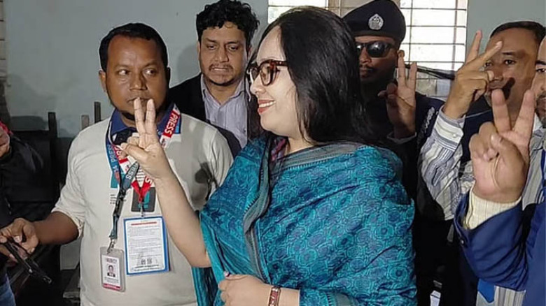 বেসরকারি ফলে সাড়ে ৩৭ হাজার ভোটের ব্যবধানে রুমিন ফারহানার জয়