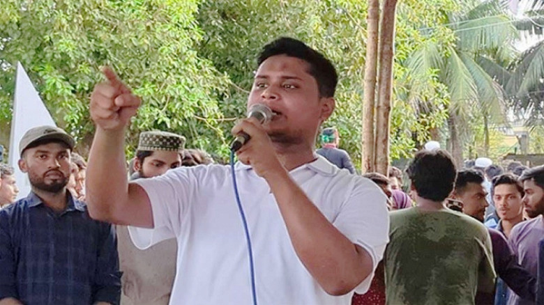 চাঁদাবাজি করলে খুঁটির সঙ্গে বেঁধে রেখে পুলিশে দিন: হাসনাত আবদুল্লাহ