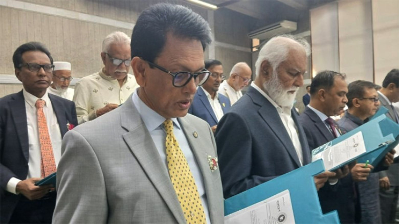কেন আলোচনার কেন্দ্রে শিক্ষামন্ত্রী এহসানুল হক মিলন?