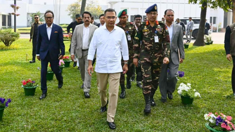 প্রথমবারের মতো তেজগাঁও কার্যালয়ে অফিস করছেন প্রধানমন্ত্রী