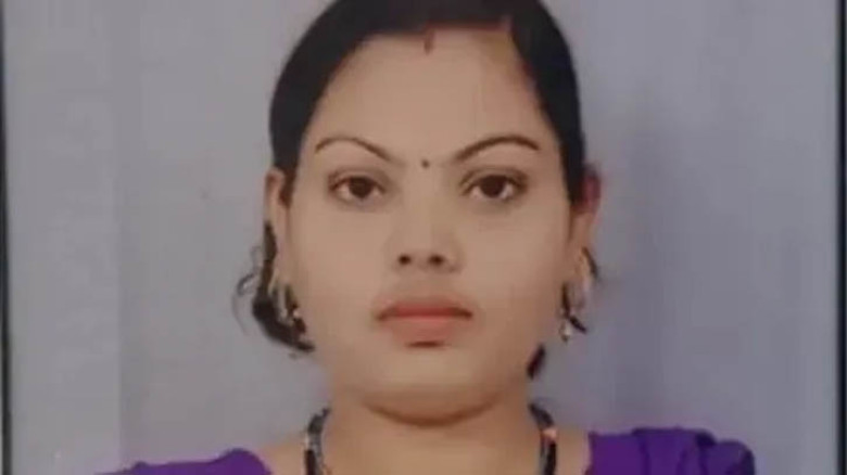 বিবাহবিচ্ছেদ নিয়ে বিরোধের জেড়ে স্বামীর গুলিতে স্ত্রী নিহত
