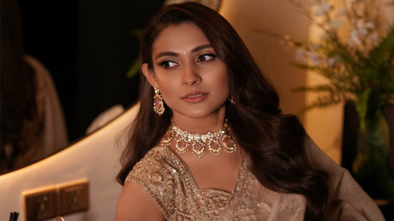 এয়ারপোর্টে মদ নিয়ে ধরা পড়ার খবরে মেহজাবীন বললেন, ‘আমাকে টার্গেট করা হচ্ছে’