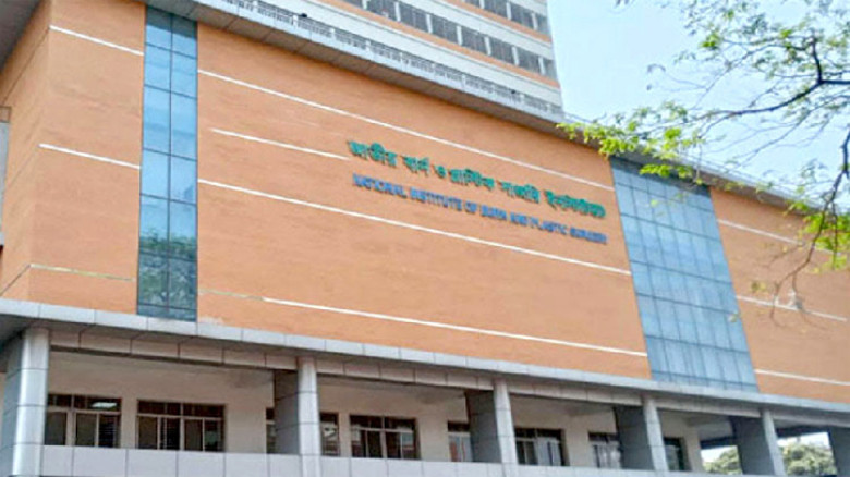 কুমিল্লায় গ্যাস সিলিন্ডার বিস্ফোরণে একই পরিবারের ৪ জন দগ্ধ
