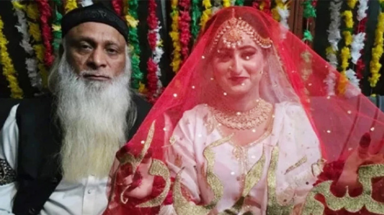 ২২ বছর বয়সী তরুণীকে ৭০ বছর বয়সে বিয়ে করলেন বৃদ্ধ