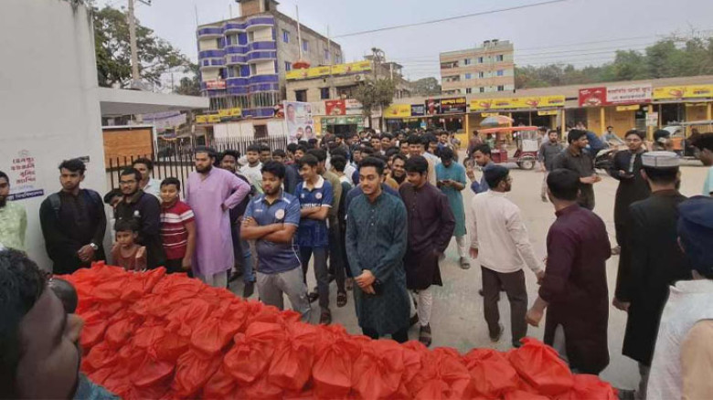 কুবিতে ছাত্রশিবিরের উদ্যোগে ইফতার বিতরণ কর্মসূচি