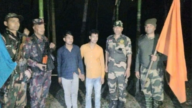 আটক দুই ভারতীয় নাগরিককে ৭ ঘণ্টা পর বিএসএফের কাছে হস্তান্তর