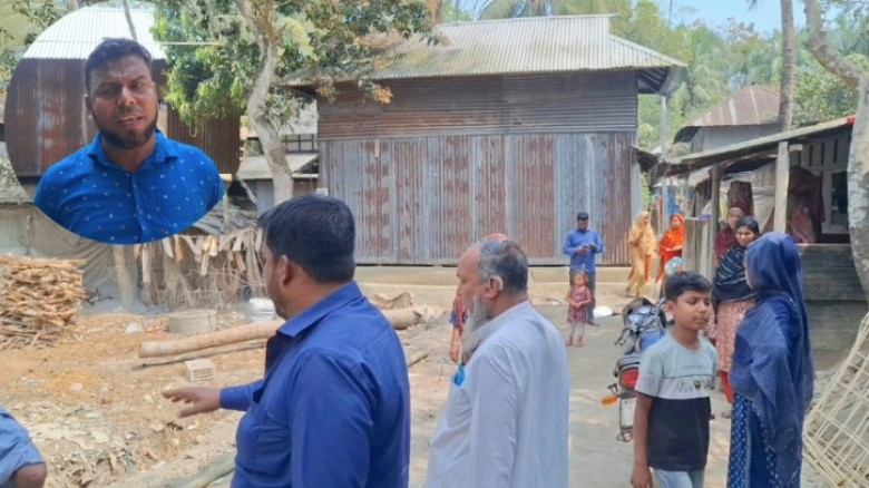 বাড়ির টিনের বেরা ভাংচুর করে রাস্তা নির্মাণের অভিযোগ
