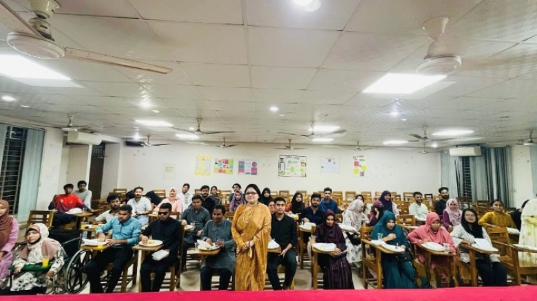 ইনক্লুসিভ জাহাঙ্গীরনগর’ এর উদ্যোগে বিশেষ চাহিদাসম্পন্ন শিক্ষার্থীদের নিয়ে ইফতার আয়োজন