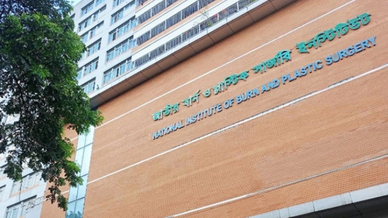 রাজধানীতে গ্যাস বিস্ফোরণে নারী-শিশুসহ একই পরিবারের ১০ জন দগ্ধ
