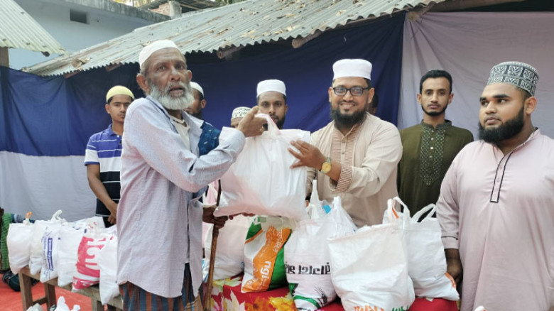 রামনগরে  জামায়াতের উদ্যোগে ১০০ পরিবারে খাদ্যসামগ্রী বিতরণ