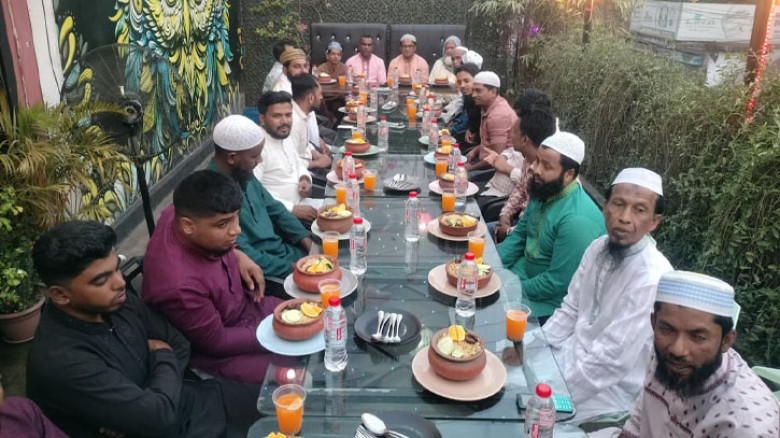 আখাউড়ায় পরিবেশক সংগঠনের ইফতার মাহফিল