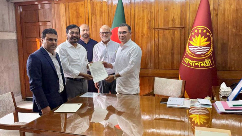 প্রধানমন্ত্রীর সঙ্গে সাক্ষাতে জুলাই সনদ বাস্তবায়ন ও আইনশৃঙ্খলা রক্ষায় যৌথ অভিযানের দাবি এবি পার্টির